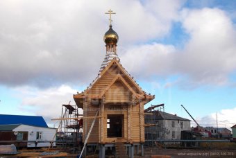 Церковь в поселке Антипаюта